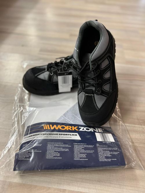 Workzone safety shoes S1P